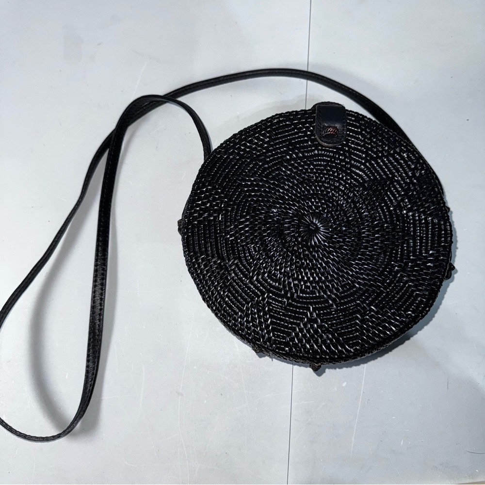 Round Woven Rattan Black Crossbody Purse Canteen Snap Closure Vintage Lined - Picture 2 of 7